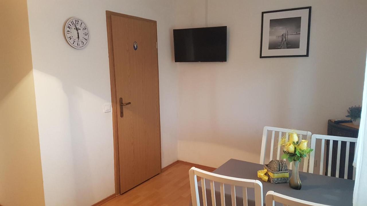 Apartmani Ab Pirovac Exterior foto