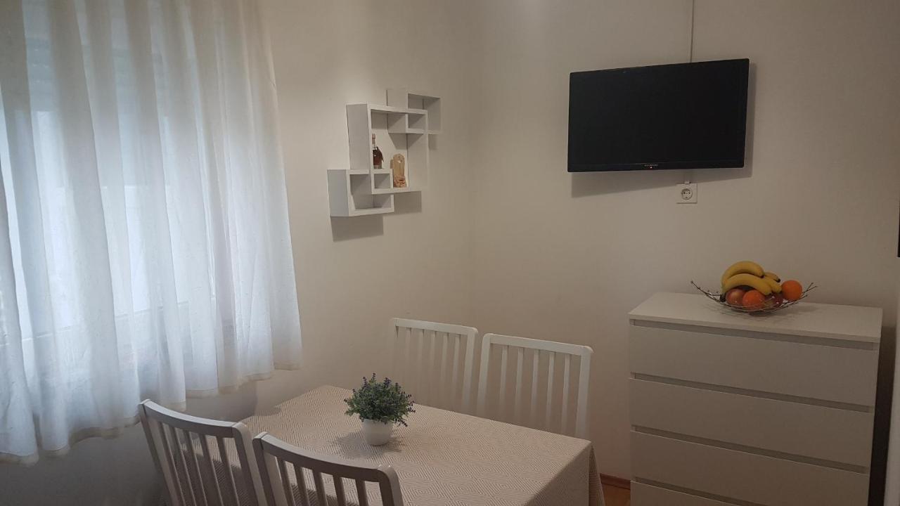 Apartmani Ab Pirovac Exterior foto