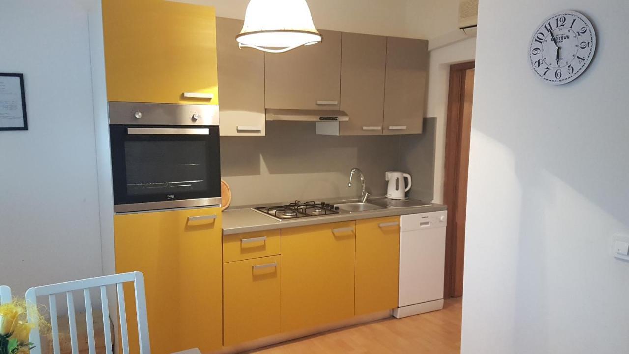 Apartmani Ab Pirovac Exterior foto